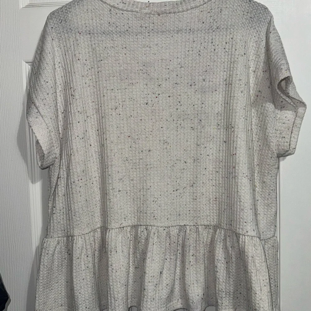 Speckled V-Neck Ruffle Hem Blouse - Cream - Picture 5 of 6